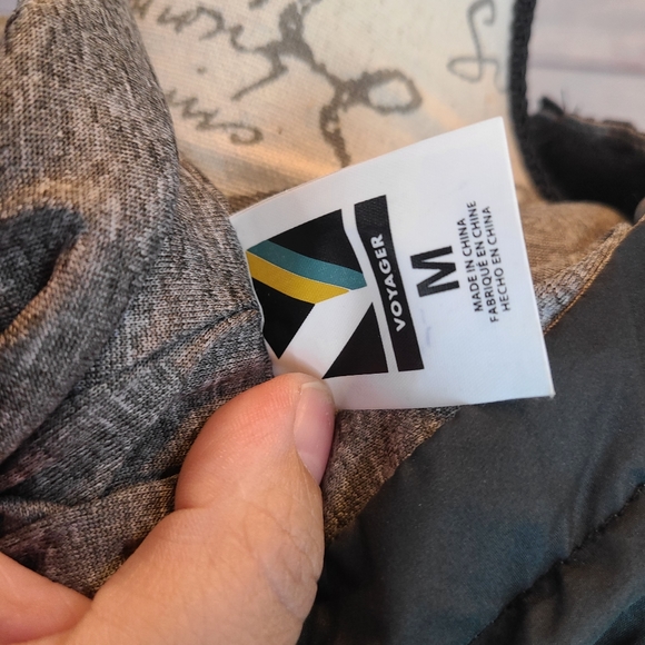 Voyage Hooded Windbreaker NWT - Picture 4 of 5